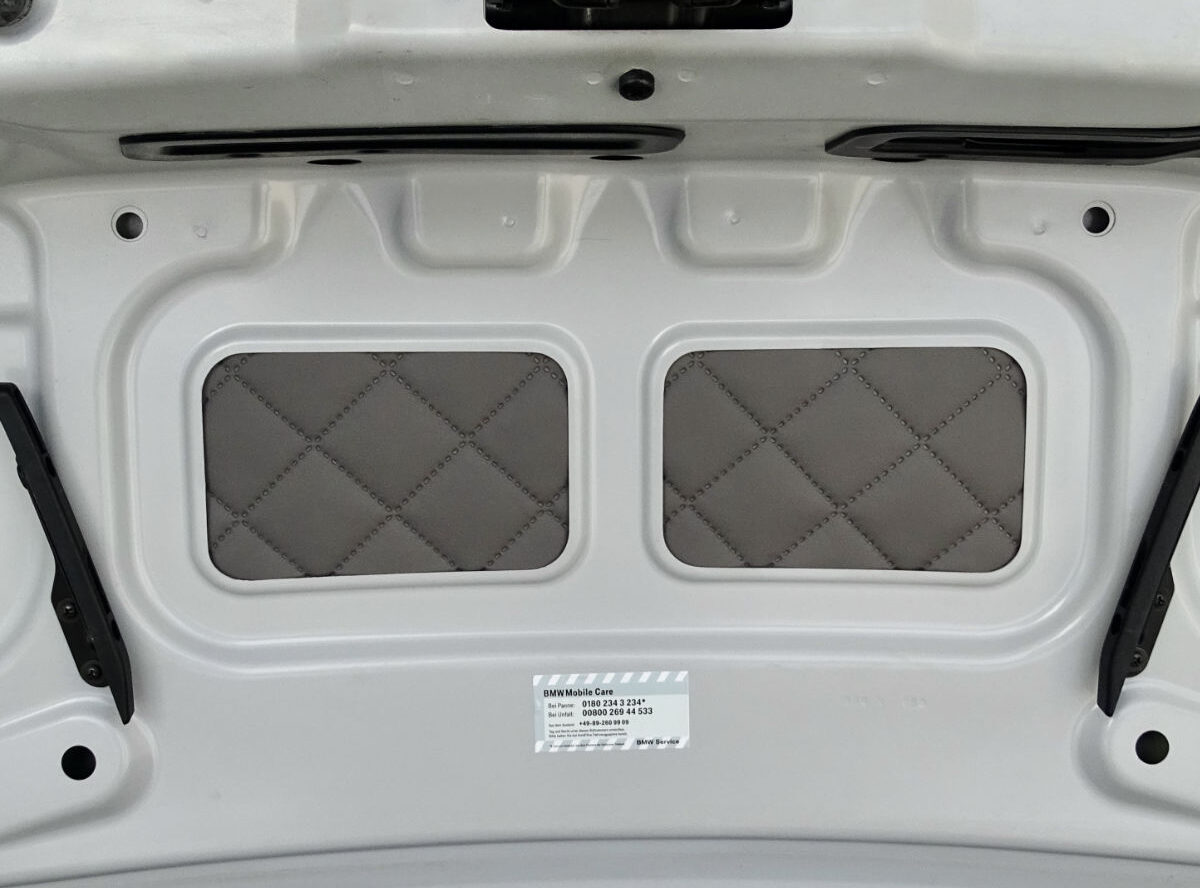 BMW Z4 Kofferraumdeckel Verkleidung Platingrau mit Steppprägung BMW Z4 Kofferraumdeckel Verkleidung Platingrau mit Steppprägung