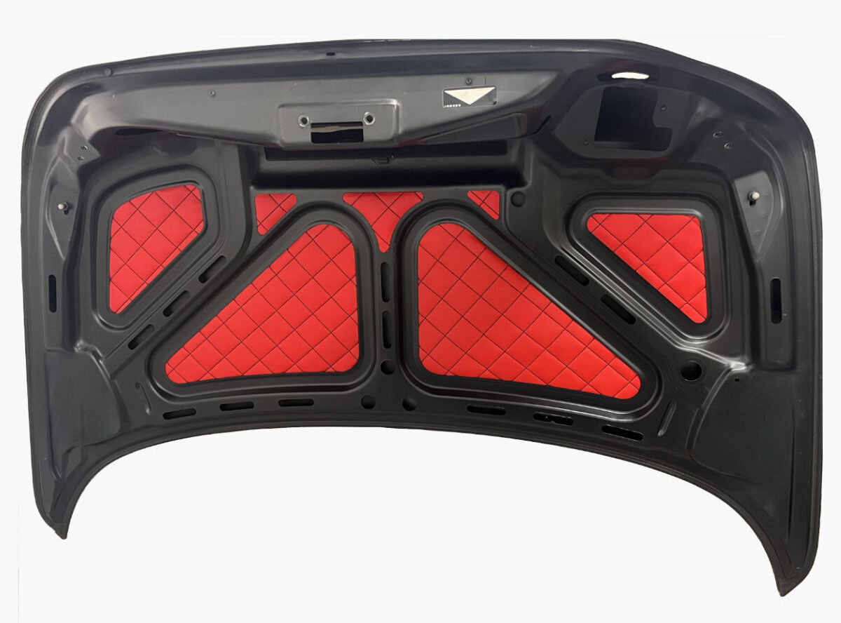 Kofferraumdeckel Verkleidung R170 Rot mit Ziernaht Schwarz Kofferraumdeckel Verkleidung R170 Rot mit Ziernaht Schwarz