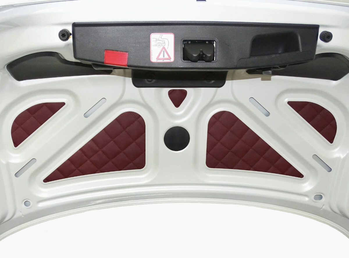 Kofferraumdeckel Verkleidung Mercedes SLK R172 Weinrot mit 5x5 Steppprägung Kofferraumdeckel Verkleidung Mercedes SLK R172 Weinrot mit 5x5 Steppprägung