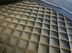 R171_Kofferraum_Matte_Schwarz_ZN_Orange